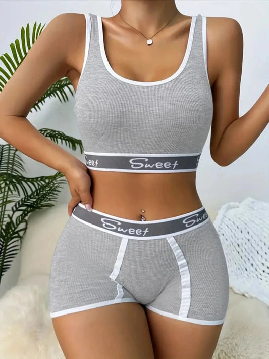 **"Women's Cotton Underwear Set"**  
Discover everyday comfort with Tye Meshun's cotton underwear set. Featuring a breathable bra and mid-waist panties, this soft, supportive duo keeps you feeling confident and relaxed all da